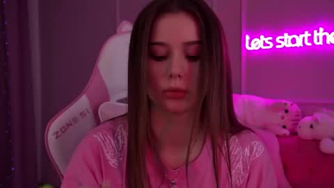 Snapshot of dianabecker chatting on February 20, 2025, 10:59 pm Diana online show from February 20, 2025, 10:59 pm