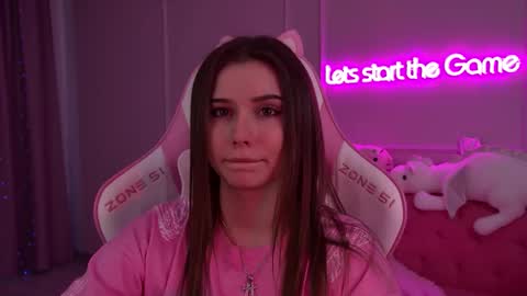 Snapshot of dianabecker chatting on February 21, 2025, 5:13 am Diana online show from February 21, 2025, 5:13 am