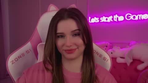 Snapshot of dianabecker chatting on March 4, 2025, 5:00 am Diana online show from March 4, 2025, 5:00 am