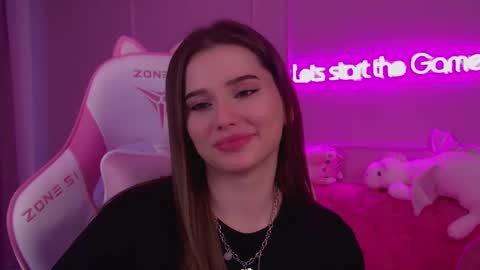 Snapshot of dianabecker chatting on March 5, 2025, 5:18 am Diana online show from March 5, 2025, 5:18 am