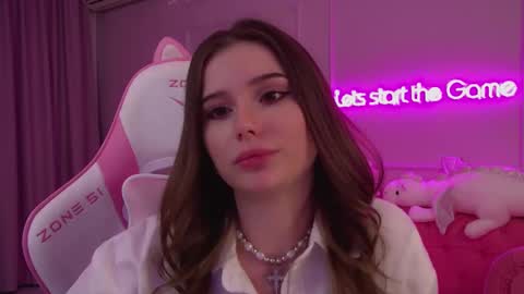 Snapshot of dianabecker chatting on March 11, 2025, 1:05 am Diana online show from March 11, 2025, 1:05 am