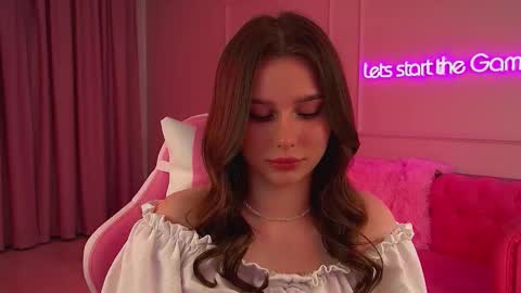 Snapshot of dianabecker chatting on September 8, 2025, 6:29 pm Diana online show from September 8, 2025, 6:29 pm