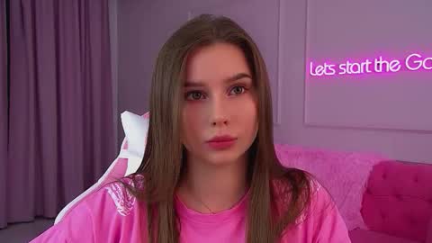 Snapshot of dianabecker chatting on September 13, 2025, 6:29 pm Diana online show from September 13, 2025, 6:29 pm