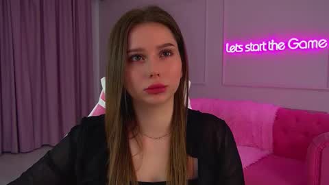 Snapshot of dianabecker chatting on September 18, 2025, 7:05 pm Diana online show from September 18, 2025, 7:05 pm