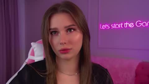 Snapshot of dianabecker chatting on September 25, 2025, 6:33 pm Diana online show from September 25, 2025, 6:33 pm