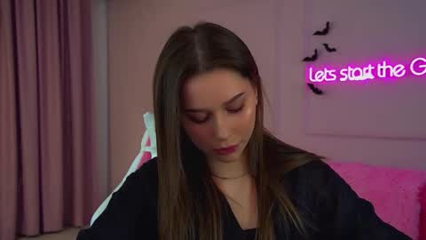 Snapshot of dianabecker chatting on October 20, 2025, 6:41 pm Diana online show from October 20, 2025, 6:41 pm