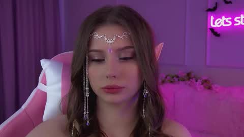 Snapshot of dianabecker chatting on October 29, 2025, 6:48 am Diana online show from October 29, 2025, 6:48 am