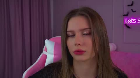 Snapshot of dianabecker chatting on November 2, 2025, 7:49 pm Diana online show from November 2, 2025, 7:49 pm