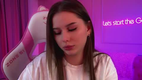 Snapshot of dianabecker chatting on April 28, 2026, 2:38 am Diana online show from April 28, 2026, 2:38 am