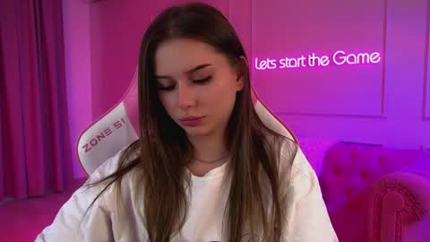 Snapshot of dianabecker chatting on May 2, 2026, 6:40 am Diana online show from May 2, 2026, 6:40 am