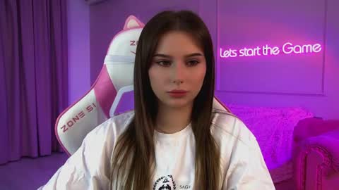 Snapshot of dianabecker chatting on May 7, 2026, 8:36 pm Diana online show from May 7, 2026, 8:36 pm