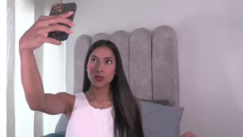 Snapshot of dianne_nanatzu chatting on February 13, 2025, 9:06 pm Melania - online show from February 13, 2025, 9:06 pm