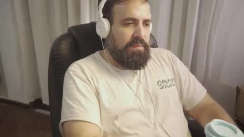 Snapshot of dicristalino chatting on May 1, 2026, 1:05 pm Cristian Dipolino online show from May 1, 2026, 1:05 pm