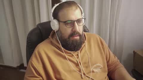 Snapshot of dicristalino chatting on May 4, 2026, 12:34 pm Cristian Dipolino online show from May 4, 2026, 12:34 pm