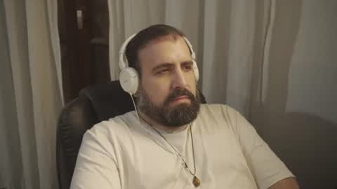Snapshot of dicristalino chatting on June 8, 2026, 11:49 pm Cristian Dipolino online show from June 8, 2026, 11:49 pm