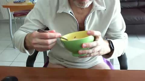 didonc from france..... online show from April 5, 2026, 7:49 am