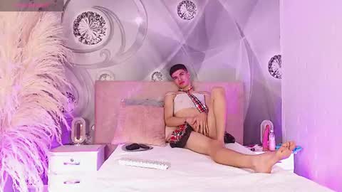 Snapshot of dilan_femboy_ chatting on July 15, 2026, 2:55 pm dilan_femboy_ online show from July 15, 2026, 2:55 pm