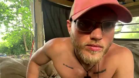 Snapshot of dilf_96 chatting on June 10, 2026, 8:30 pm Daddy online show from June 10, 2026, 8:30 pm