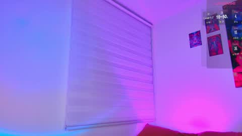 Julian Independent Model online show from February 18, 2026, 11:44 pm