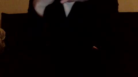 dinnerout1111 online show from January 19, 2025, 10:39 pm