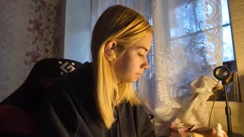Snapshot of dinorahmroczkowski chatting on October 21, 2025, 7:09 am dinorahmroczkowski online show from October 21, 2025, 7:09 am