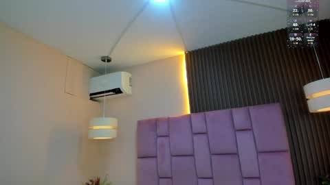 Snapshot of diosa_cristal chatting on April 29, 2026, 3:10 am Cristal online show from April 29, 2026, 3:10 am