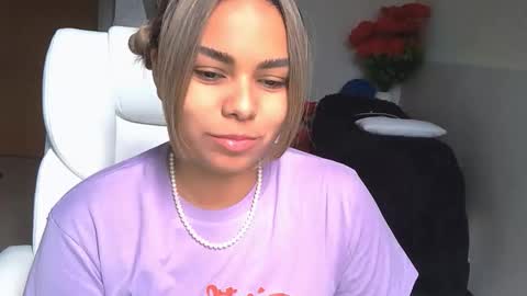 Snapshot of diosadeluniverso_ chatting on November 25, 2025, 4:40 pm diosadeluniverso_ online show from November 25, 2025, 4:40 pm