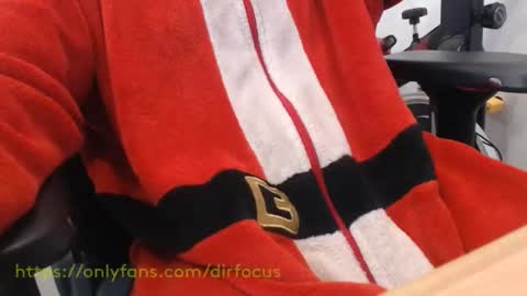 Snapshot of dirfocus chatting on May 19, 2026, 12:05 am Z online show from May 19, 2026, 12:05 am