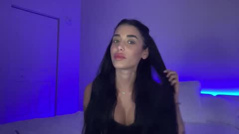 Diriany Isabel online show from November 3, 2025, 10:21 pm