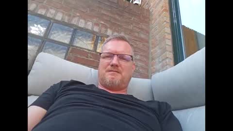 dirkkie1975 online show from May 9, 2026, 4:34 pm
