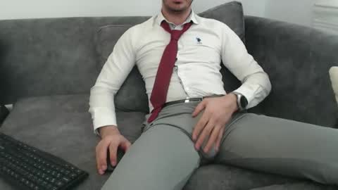 dirtyybooyy77 online show from April 3, 2026, 10:13 am