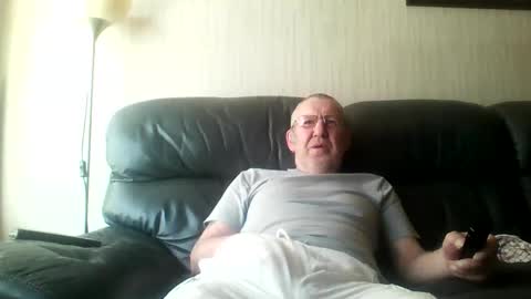 Snapshot of discovery63 chatting on April 13, 2026, 12:54 pm discovery63 online show from April 13, 2026, 12:54 pm