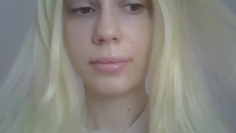 DitaMilton online show from April 12, 2026, 9:58 am