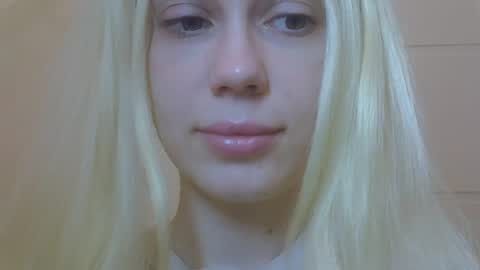 DitaMilton online show from April 13, 2026, 7:41 pm