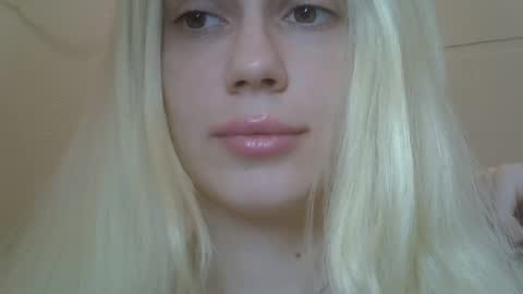 DitaMilton online show from April 25, 2026, 7:00 pm