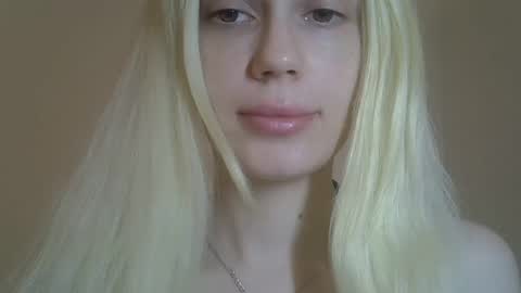 DitaMilton online show from April 28, 2026, 8:36 pm