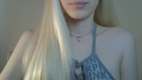 Snapshot of ditamilton chatting on June 9, 2026, 7:47 pm DitaMilton online show from June 9, 2026, 7:47 pm