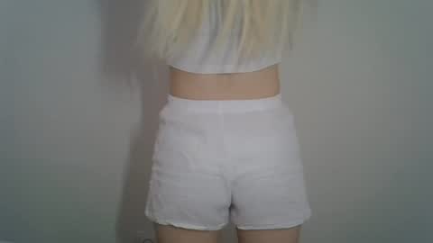 Snapshot of ditamilton chatting on July 14, 2026, 1:06 pm DitaMilton online show from July 14, 2026, 1:06 pm