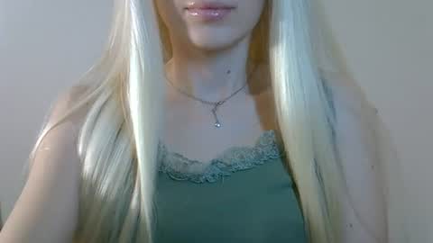 Snapshot of ditamilton chatting on July 22, 2026, 6:11 pm DitaMilton online show from July 22, 2026, 6:11 pm