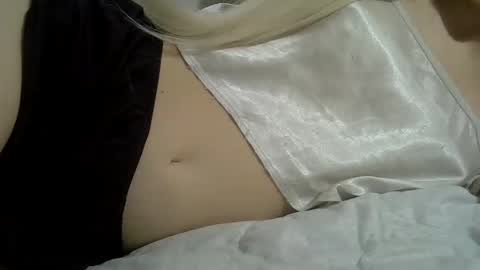 Snapshot of ditamilton chatting on July 27, 2026, 9:33 pm DitaMilton online show from July 27, 2026, 9:33 pm