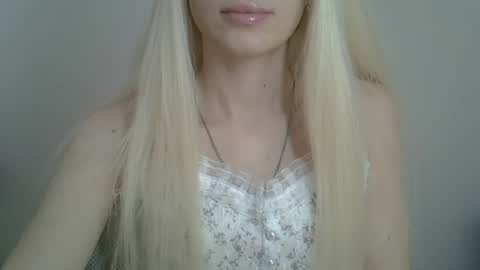 Snapshot of ditamilton chatting on August 8, 2026, 10:17 am DitaMilton online show from August 8, 2026, 10:17 am