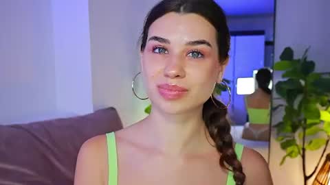 Tia online show from July 15, 2026, 8:47 pm