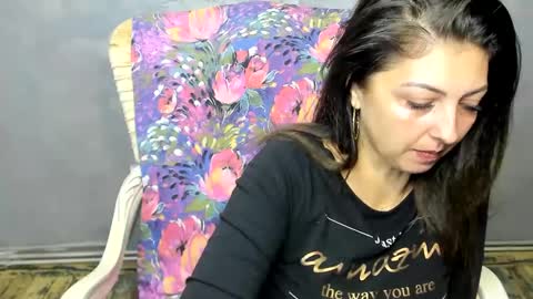 Sandra online show from December 3, 2024, 5:53 am