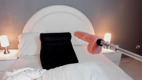 Snapshot of divine_sin chatting on February 6, 2025, 10:21 pm divine_sin online show from February 6, 2025, 10:21 pm