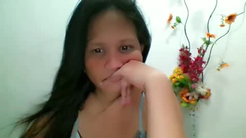 Snapshot of divinegrace10 chatting on February 14, 2025, 2:28 am     Divine Grace Close To Your Hear online show from February 14, 2025, 2:28 am