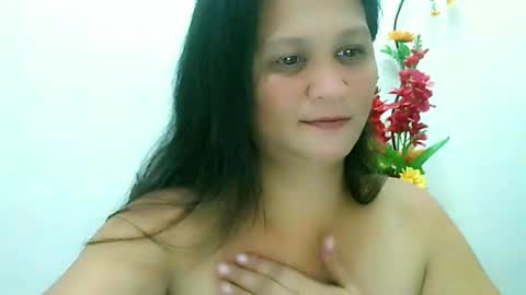 Snapshot of divinegrace10 chatting on March 12, 2025, 3:13 am     Divine Grace Close To Your Hear online show from March 12, 2025, 3:13 am