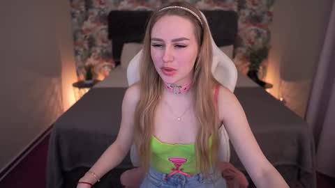 Snapshot of divinejasss chatting on January 17, 2026, 6:44 pm DivineJasss online show from January 17, 2026, 6:44 pm