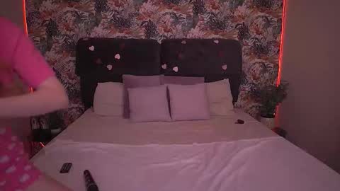 Snapshot of divinejasss chatting on February 16, 2026, 9:11 pm DivineJasss online show from February 16, 2026, 9:11 pm