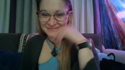 Snapshot of dixie_comanche chatting on December 4, 2024, 6:44 am dixie_comanche online show from December 4, 2024, 6:44 am