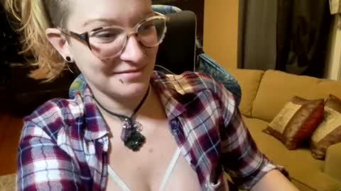 Snapshot of dixie_comanche chatting on January 13, 2025, 7:11 am dixie_comanche online show from January 13, 2025, 7:11 am